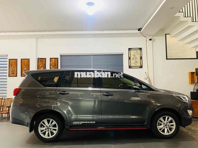 Toyota Innova 2017 Xám lông chuột