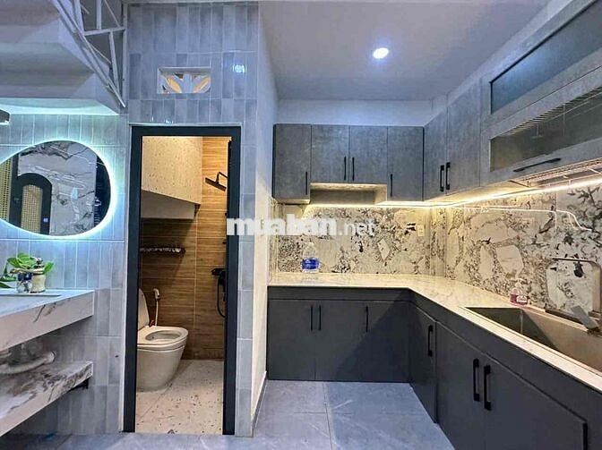 Cho thuê nhà 2pn 2Wc full nội thất gần HXH - Nguyễn Thái Sơn