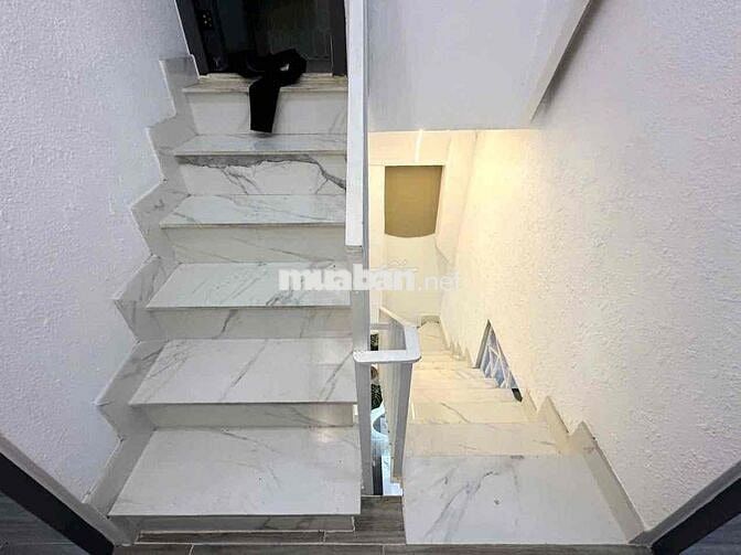 Cho thuê nhà 2pn 2Wc full nội thất gần HXH - Nguyễn Thái Sơn