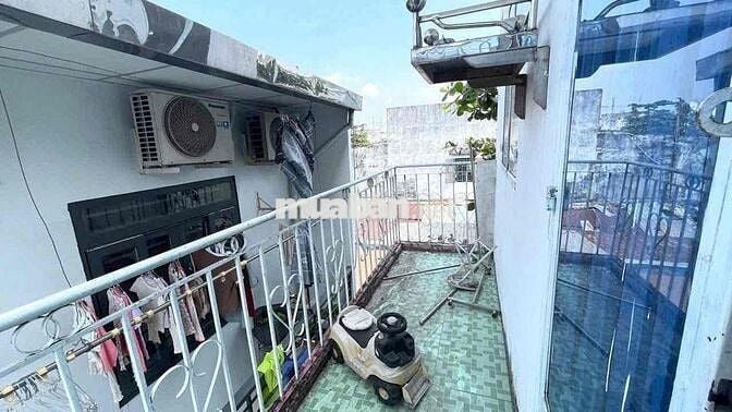 bán gấp nhà 74m2 sử dụng gần vòng xoay an lạc chỉ 2.78ty