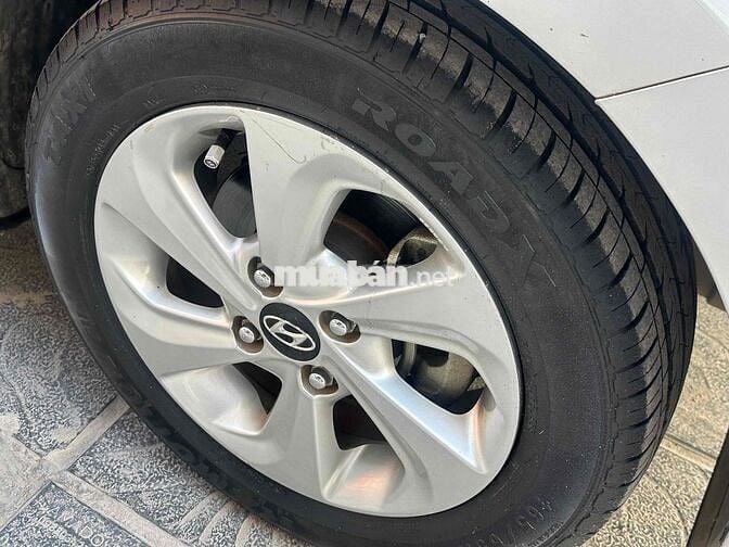 Hyundai Grand i10 2019 Số sàn Bạc