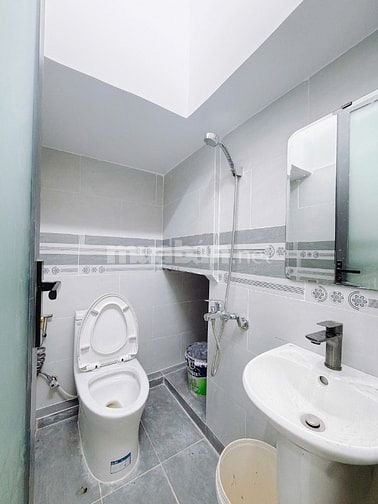 Bán nhà trung tâm quận tư giá chỉ 4 tỷ mốt 