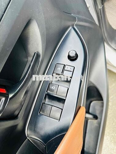 Toyota Innova 2019 Số sàn Bạc Ghế da
