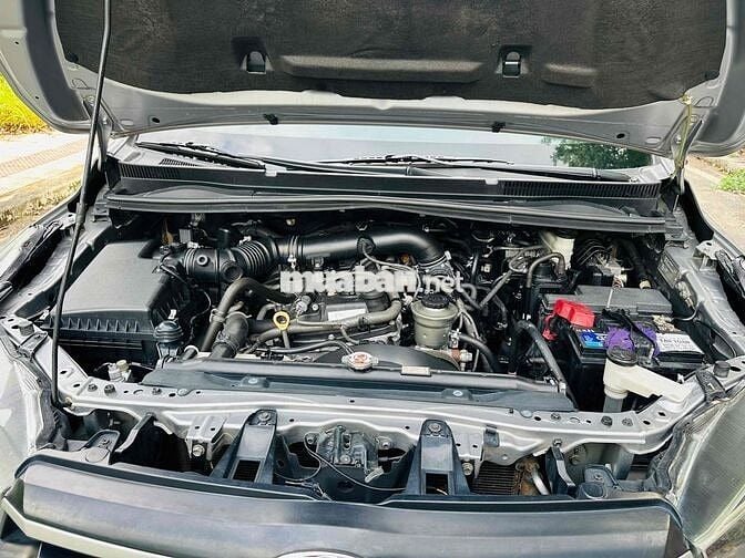 Toyota Innova 2019 Số sàn Bạc Ghế da