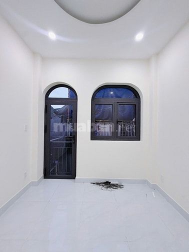 Bán nhà trung tâm quận tư giá chỉ 4 tỷ mốt 