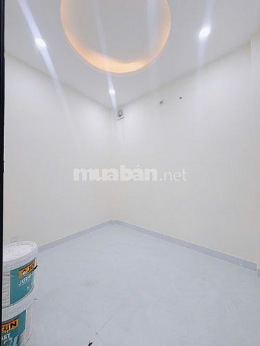 Bán nhà trung tâm quận tư giá chỉ 4 tỷ mốt 
