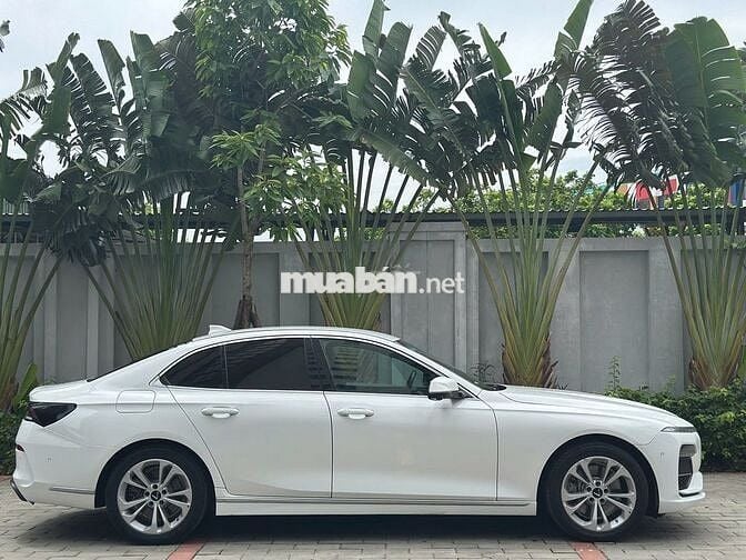 VinFast Lux A2.0 Plus 2022 Trắng 6.800 km