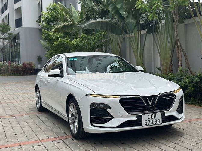 VinFast Lux A2.0 Plus 2022 Trắng 6.800 km