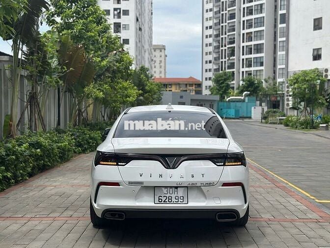 VinFast Lux A2.0 Plus 2022 Trắng 6.800 km