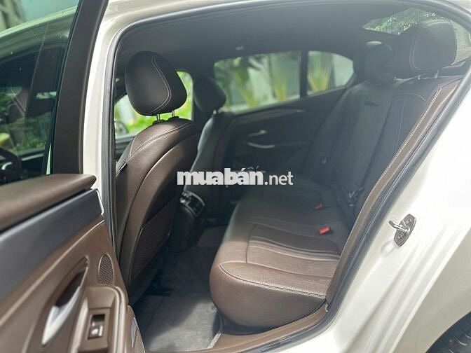 VinFast Lux A2.0 Plus 2022 Trắng 6.800 km