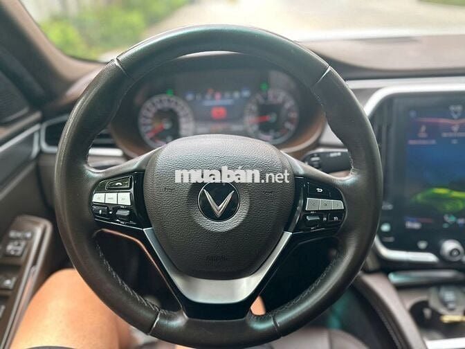 VinFast Lux A2.0 Plus 2022 Trắng 6.800 km