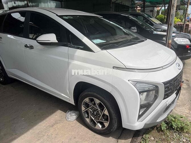 Hyundai Stargazer 2022 Trắng