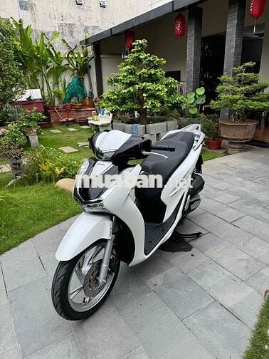 SH160i Abs 2024 Trắng Đen chuẩn lướt 5500 km