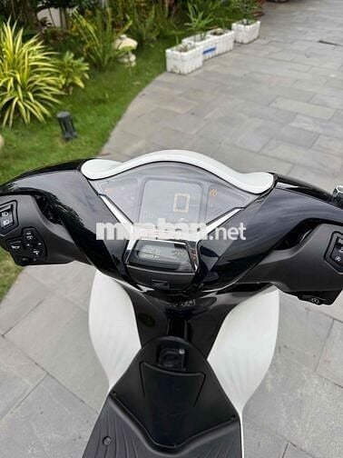 SH160i Abs 2024 Trắng Đen chuẩn lướt 5500 km