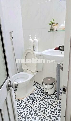 Bán nhà MT số 251 Đề Thám, P. PNL, Q.1, TPHCM, KHU TÂY.