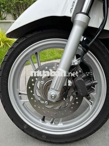 SH160i Abs 2024 Trắng Đen chuẩn lướt 5500 km