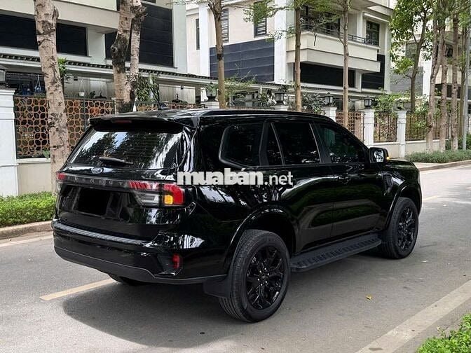 Ford Everest Sport 2024 2.0L 4x2 Đen 23.000 km
