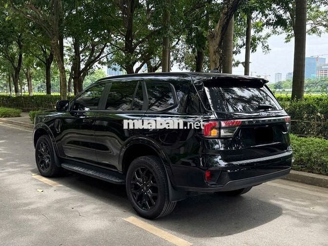 Ford Everest Sport 2024 2.0L 4x2 Đen 23.000 km