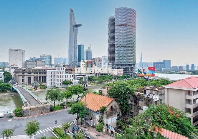 Cho thuê SaiGon Royal quận 4 view Bitexco/ ban công 43m2 chỉ 15tr 
