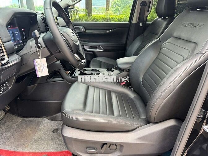 Ford Everest Sport 2024 2.0L 4x2 Đen 23.000 km
