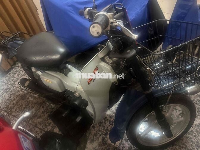 Suzuki 50cc dang the thao nhut doi 2009