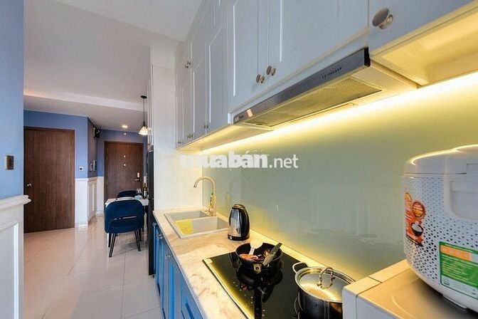 Cho thuê SaiGon Royal quận 4 view Bitexco/ ban công 43m2 chỉ 15tr 