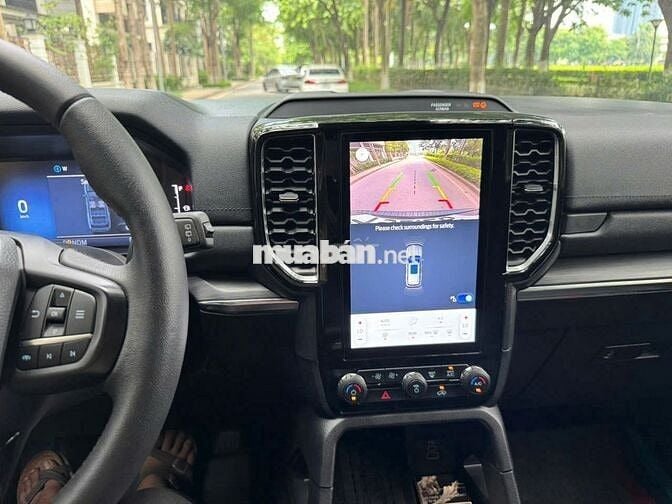 Ford Everest Sport 2024 2.0L 4x2 Đen 23.000 km
