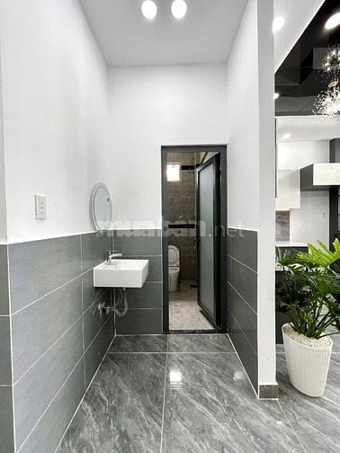 Bán nhà giá rẻ sổ hồng riêng 5x22m đúc kiên cố 1 lầu 