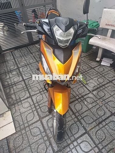 Xe nhà đi Honda Winner 2018 Cam đen đang chạy..
