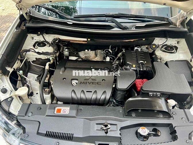 Mitsubishi Outlander 2.0L Premium 2019 Trắng