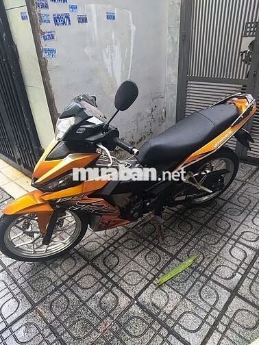 Xe nhà đi Honda Winner 2018 Cam đen đang chạy..