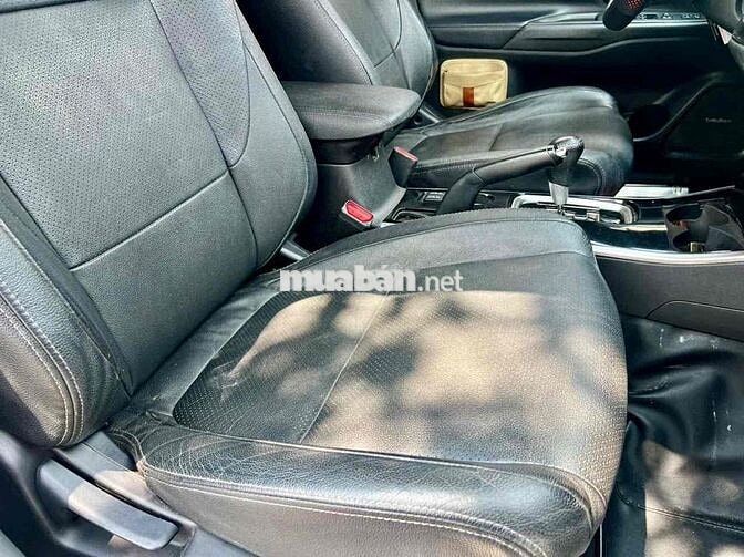 Mitsubishi Outlander 2.0L Premium 2019 Trắng