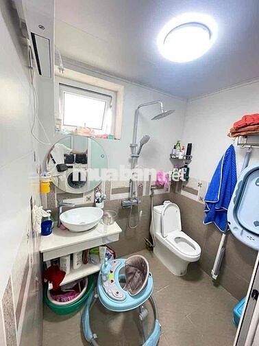 Bán TT Thành Công, căn góc 42/80m 2 ngủ 2wc, chủ tặng full NT ở ngay