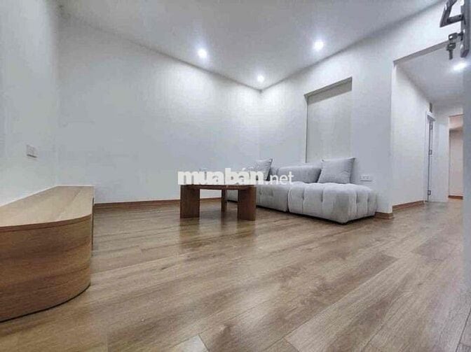 Siêu tập thể 4 ngủ, 3wc phố Thành Công, nhà mới full nội thất xịn sò