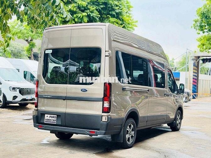 Ford Transit Premium 2024 16 chỗ Vàng cát 26.750 k