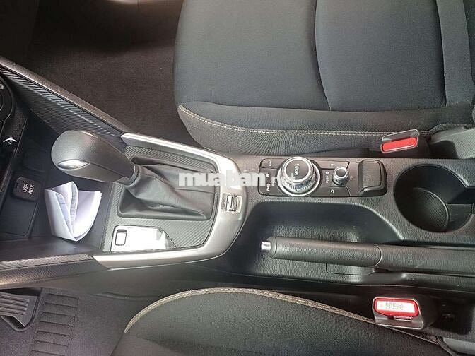 Mazda 2 2025 Trắng 2500 km Nỉ