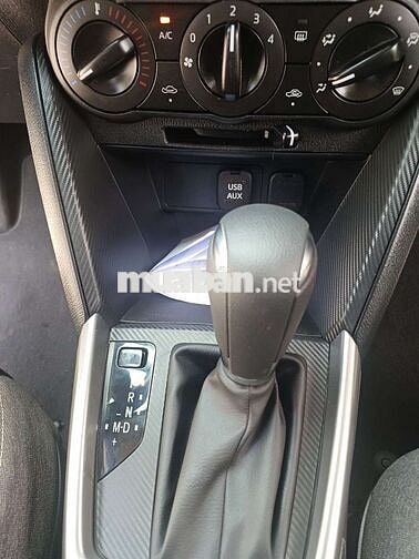 Mazda 2 2025 Trắng 2500 km Nỉ