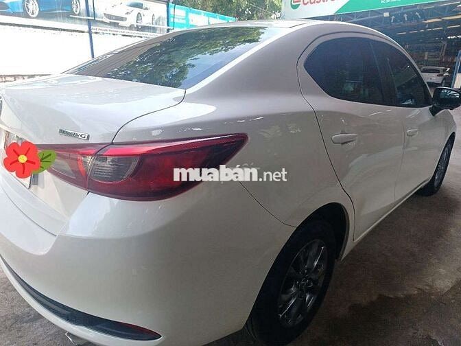 Mazda 2 2025 Trắng 2500 km Nỉ