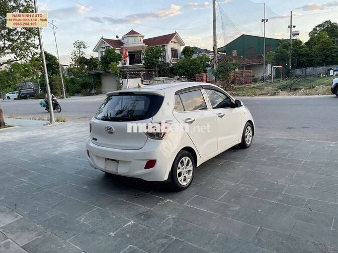 Hyundai i10 2014 Trắng Số sàn