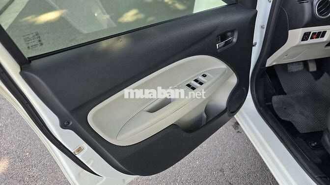 Mitsubishi Mirage AT 2014 16 vạn km Trắng