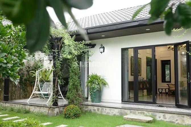 Cho thuê Villa sân vườn 600m2 view sông Hồng - Phú Thượng, Tây Hồ