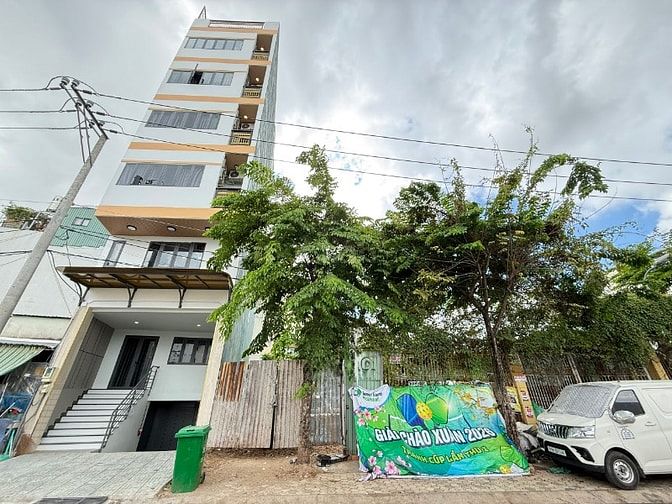 Đất 6x25m + 8x25m + 12x25m Lý Phục Man P Bình Thuận Q7. GPXD hầm 7Tang