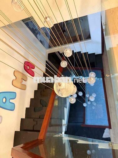 Cho thuê nhà 1 trệt 2 lầu, có nội thất sẵn, giá 13 triệu/ tháng