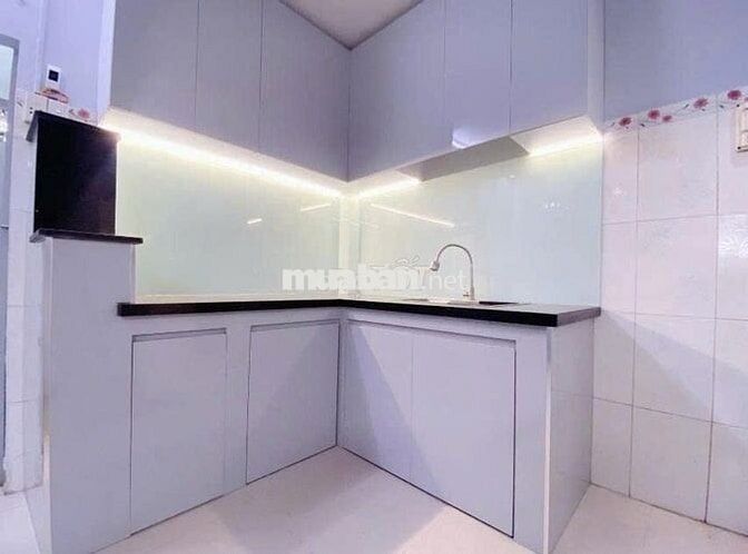 MÌNH CẦN BÁN GẤP GÓC 2 MẶT TIỀN HẺM XE TẢI TRỤC NGUYỄN VĂN ĐẬU.