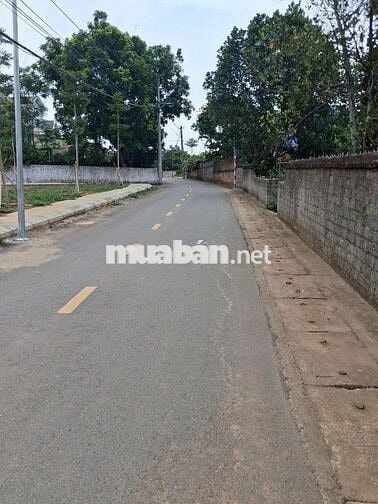Cần bán lô đất 1200m2, view hồ gần đường Hồ Chí Minh