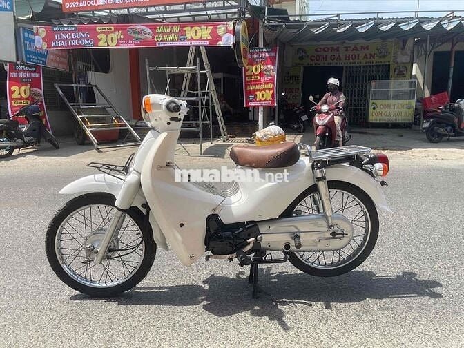 Honda Cub Trắng