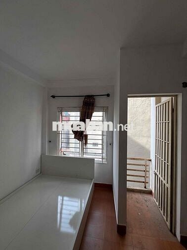 Cho thuê phòng 2tr5 có cửa sổ và ban công tại định công hạ full nt