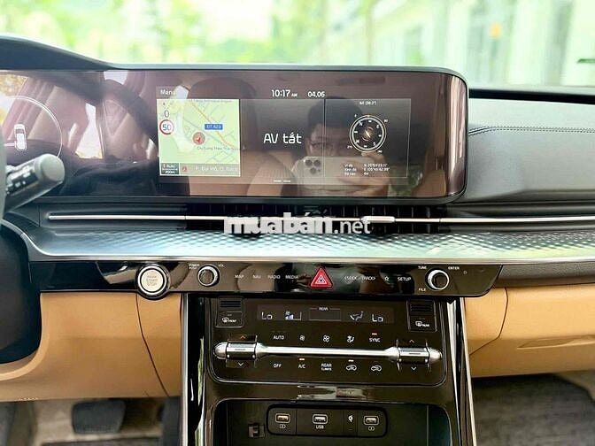 KIA Carnival 2.2 Premium 2024 8 chỗ Trắng