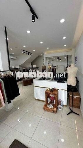 CHO THUÊ NHÀ HXT LÊ VĂN SỸ QUẬN 3 - NGANG GẦN 8M TRỐNG SUỐT