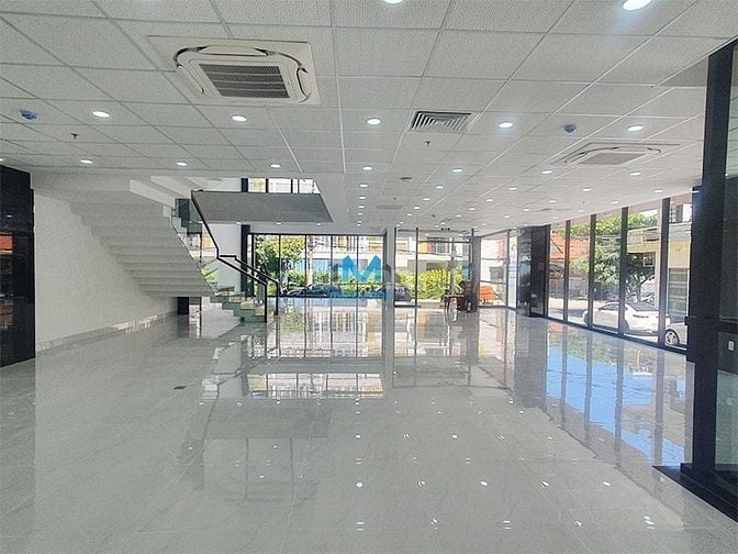 Cho thuê nguyên tòa 8 tầng mặt tiền 9m PCCC tại Cầu Giấy chỉ 1xx